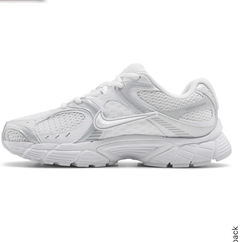 Nike Women's V5 RNR SNEAKER - Picture 3 of 12